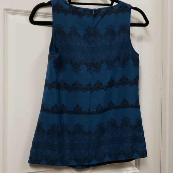 LOFT Petite Blue and Black tank - Picture 4 of 8